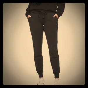 Black Lululemon sweatpants/joggers